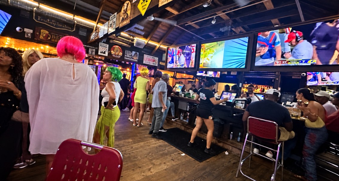 Thursday karaoke crowd at Mango Tree Bar and Restaurant, George Town